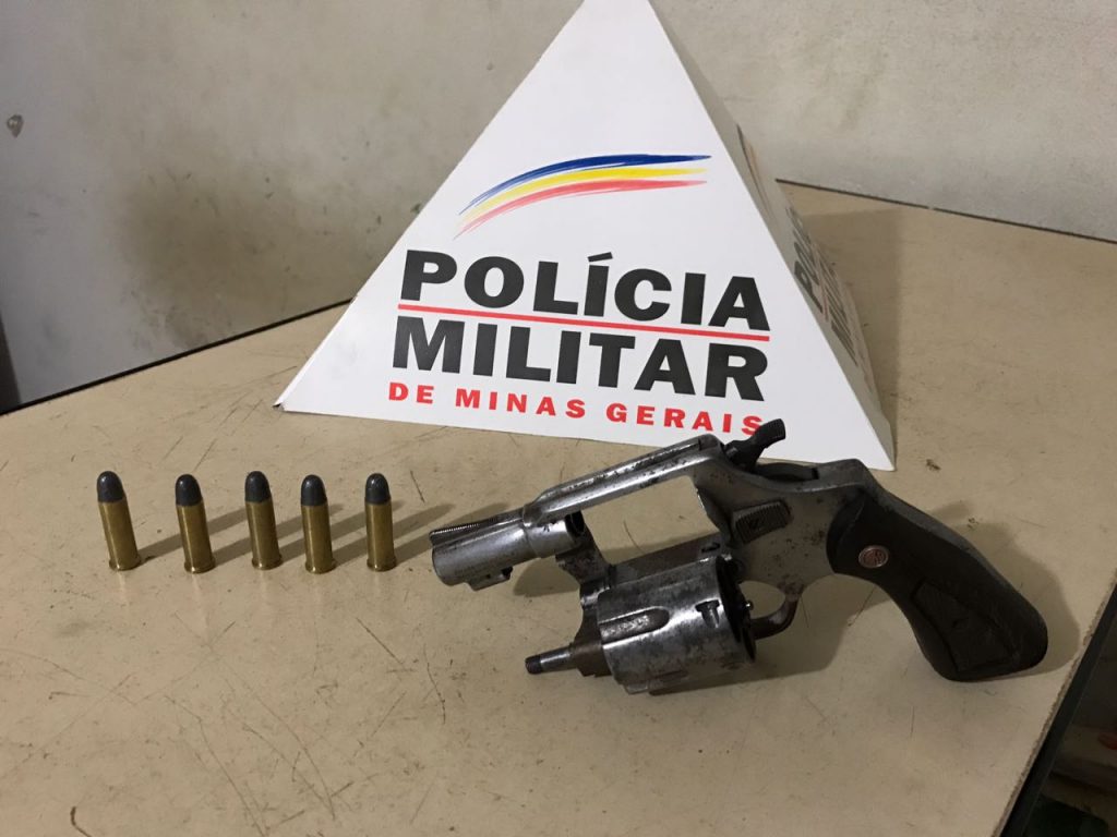 Arma de fogo é apreendida pela PM e um é preso Rádio Difusora FM 95 3