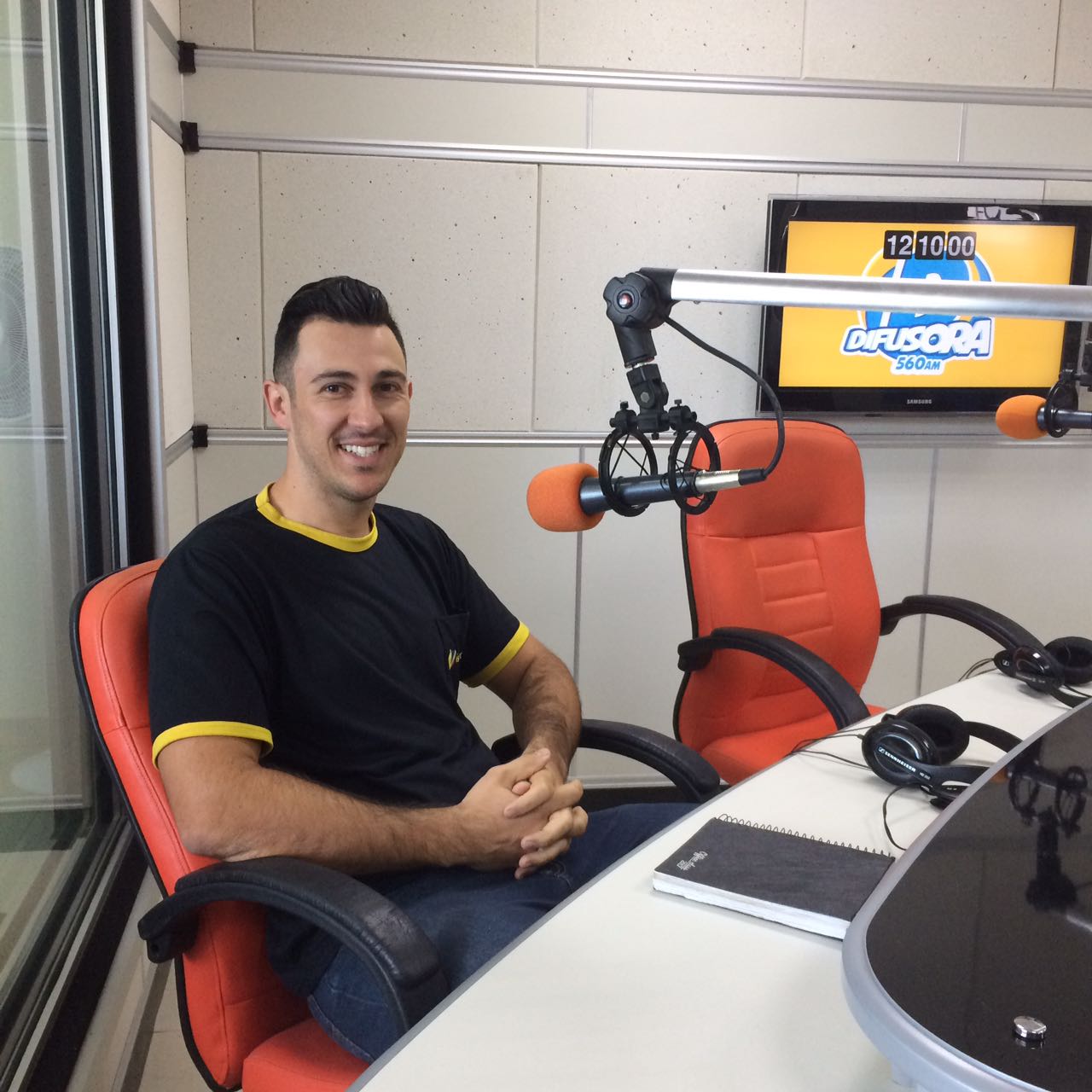 Rádio Comunidade entrevista o diretor proprietário da Visuarte