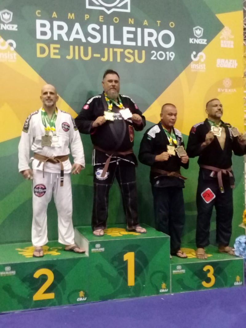 Lutador de Patrocínio é campeão brasileiro de jiujitsu Rádio Difusora FM 95.3